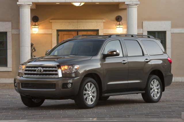 2013 Toyota Sequoia-7.jpg